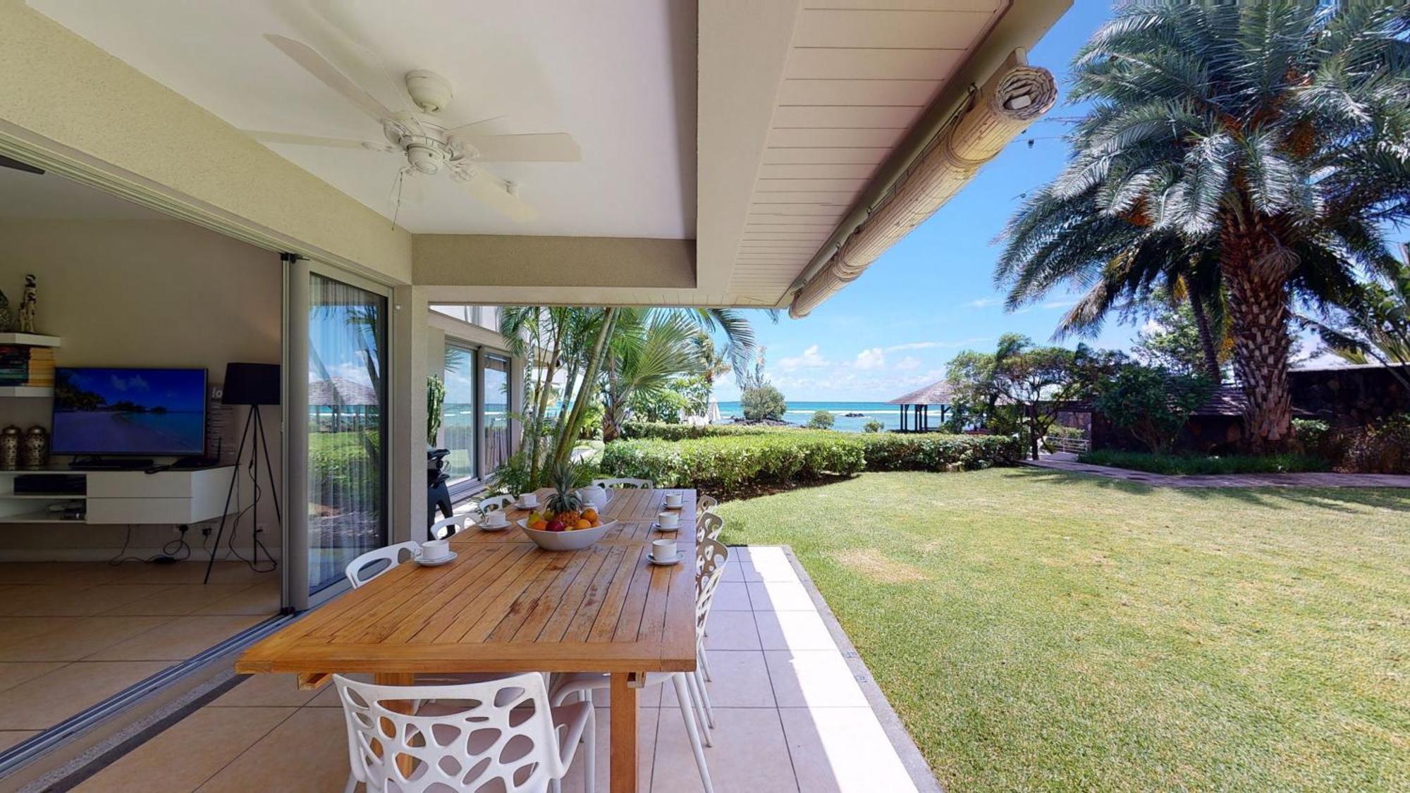Bon Azur Beachfront Suites & Penthouses With Lov Тру-о-Биш Экстерьер фото