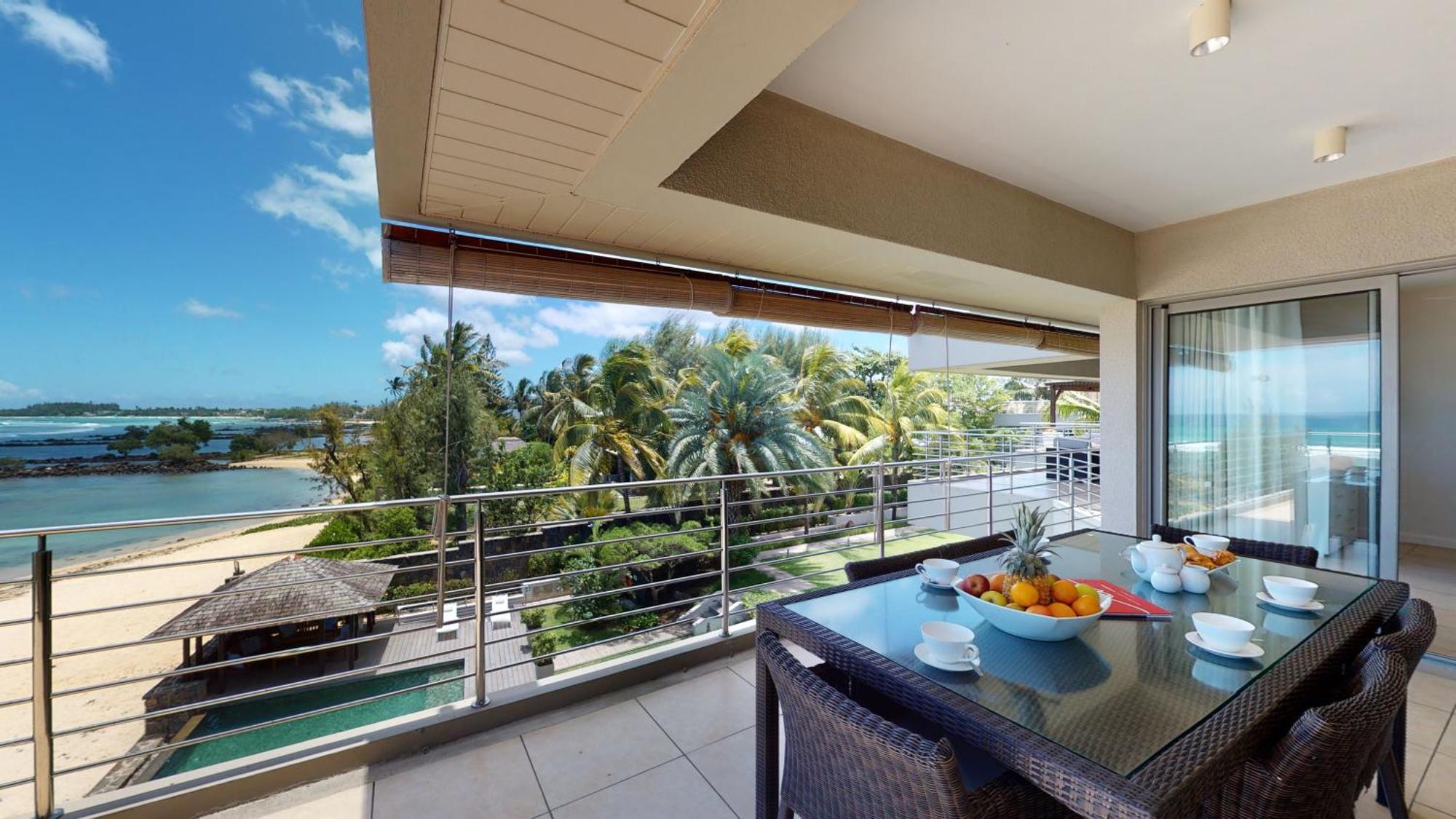 Bon Azur Beachfront Suites & Penthouses With Lov Тру-о-Биш Экстерьер фото