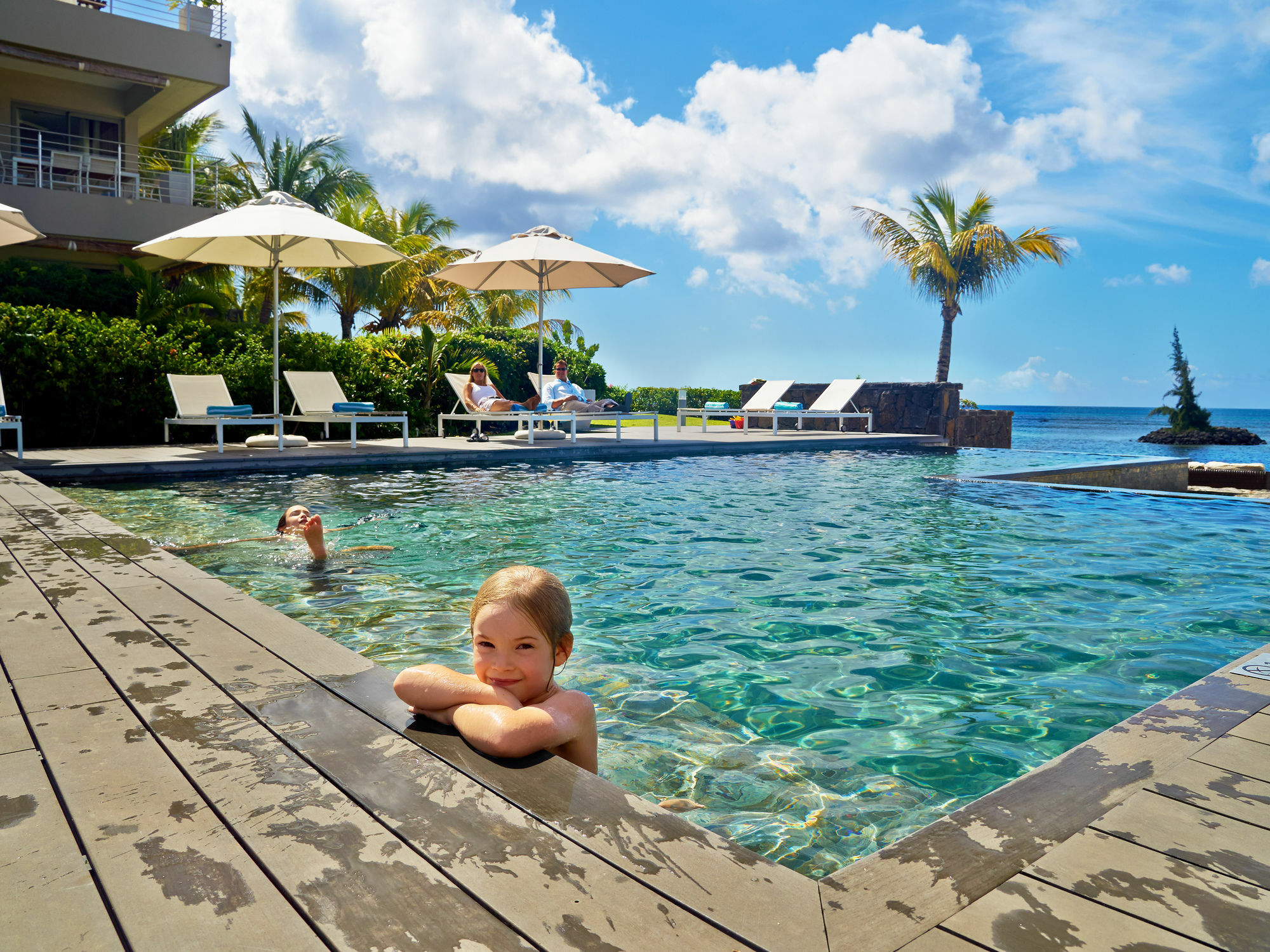 Bon Azur Beachfront Suites & Penthouses With Lov Тру-о-Биш Экстерьер фото