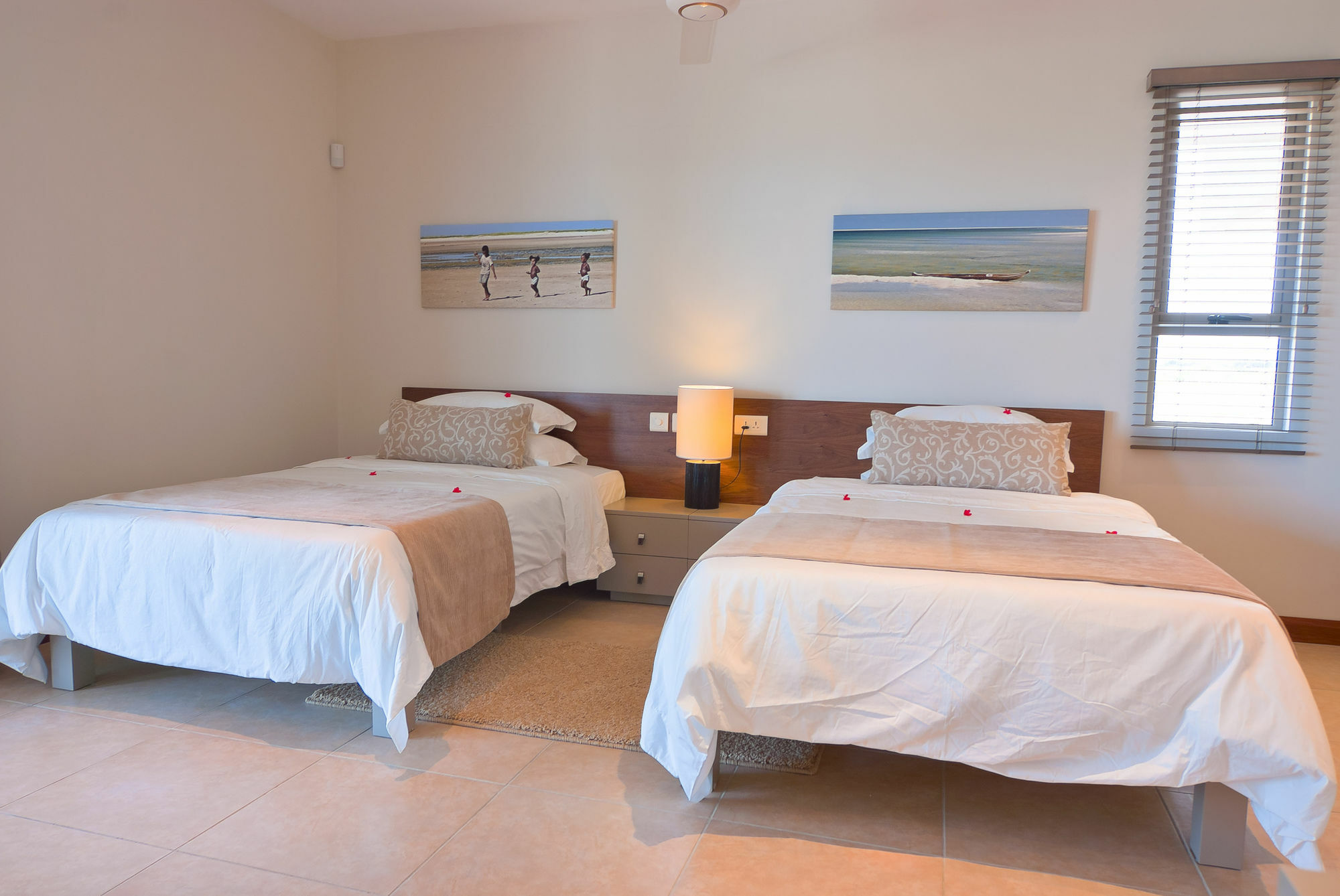 Bon Azur Beachfront Suites & Penthouses With Lov Тру-о-Биш Экстерьер фото